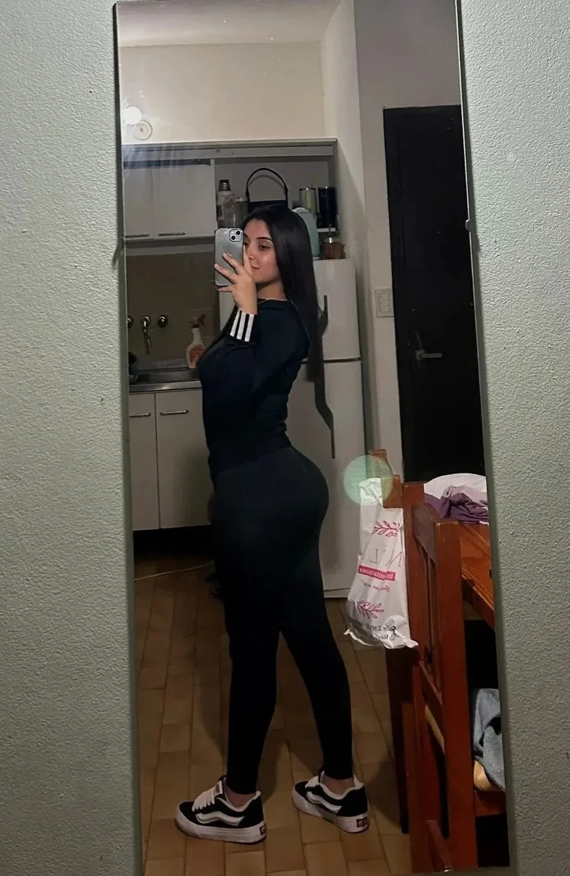 ARGENTINA tetona y culona hermosa carita para tirarle la leche 🤤🤤🤤 image 3