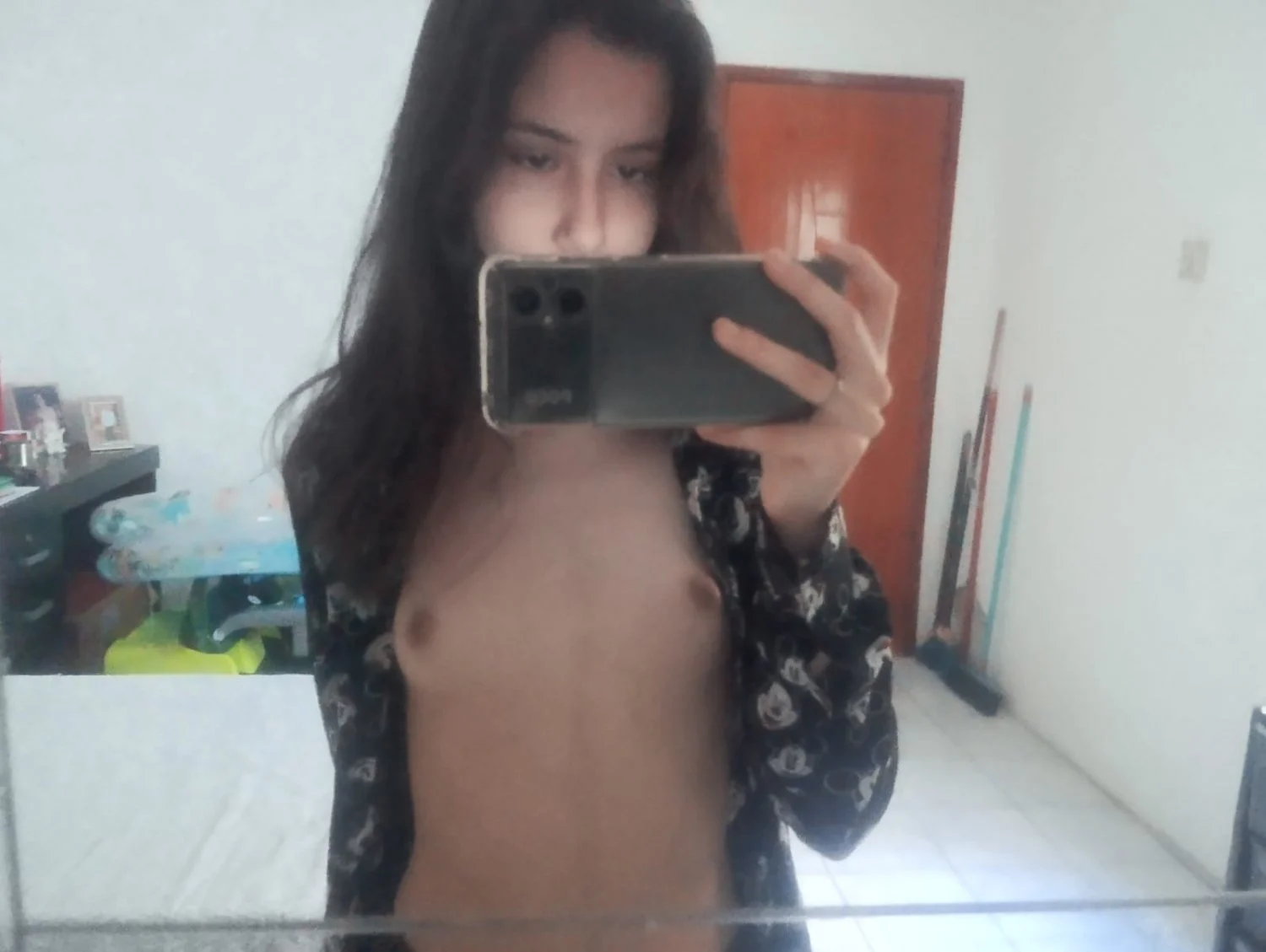 Corno manso vazou a namorada novinha gostosa! Putinha vazada mostrando os peitinhos e a bcta gostosa image 32