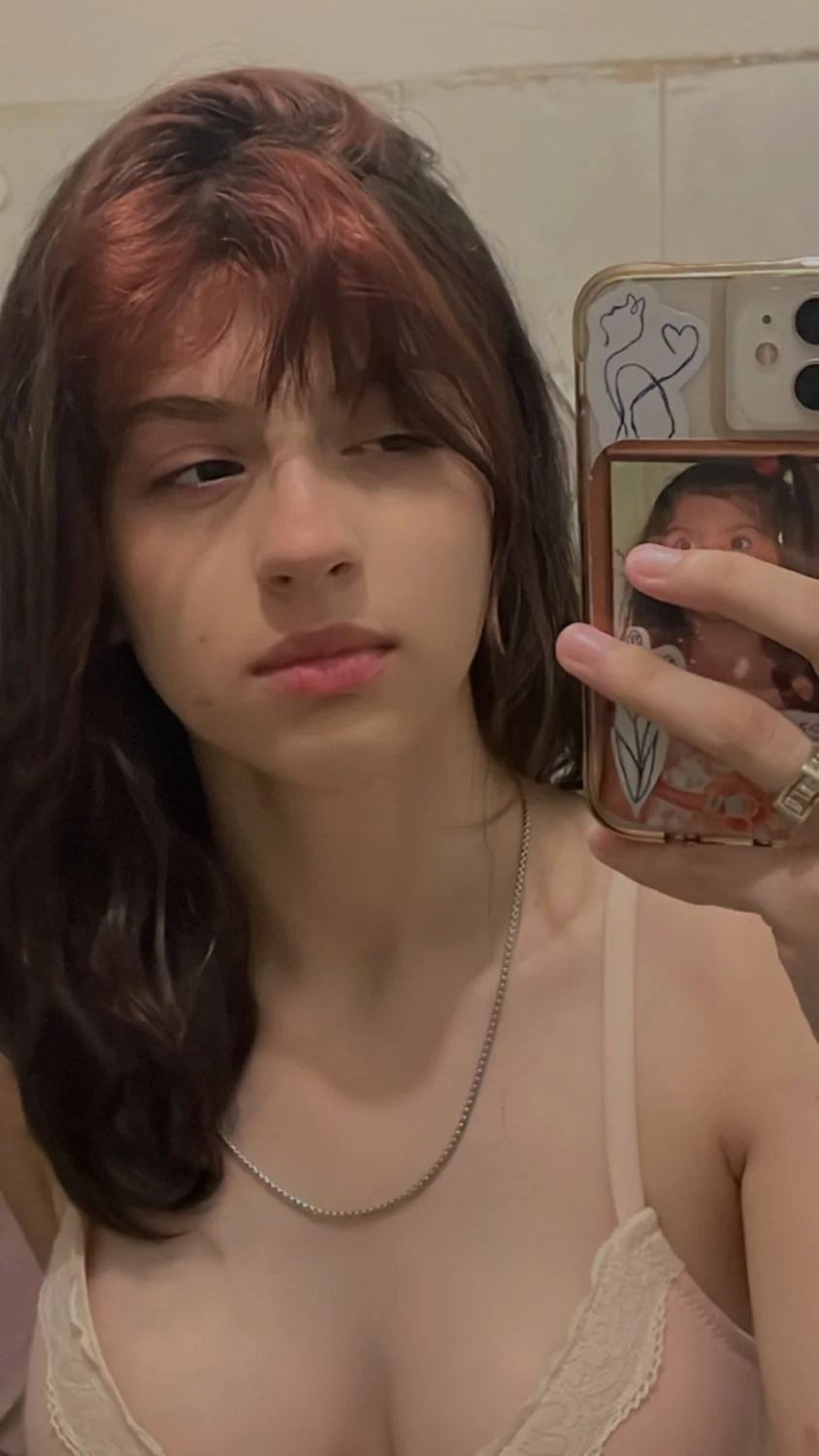 Exponiendo deliciosa pendeja para tributarla toda image 4