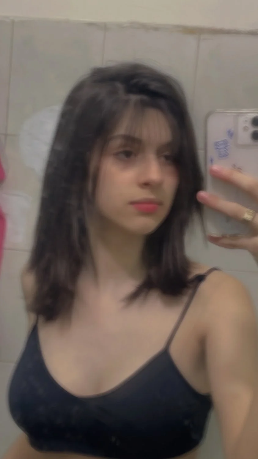 Exponiendo deliciosa pendeja para tributarla toda image 6