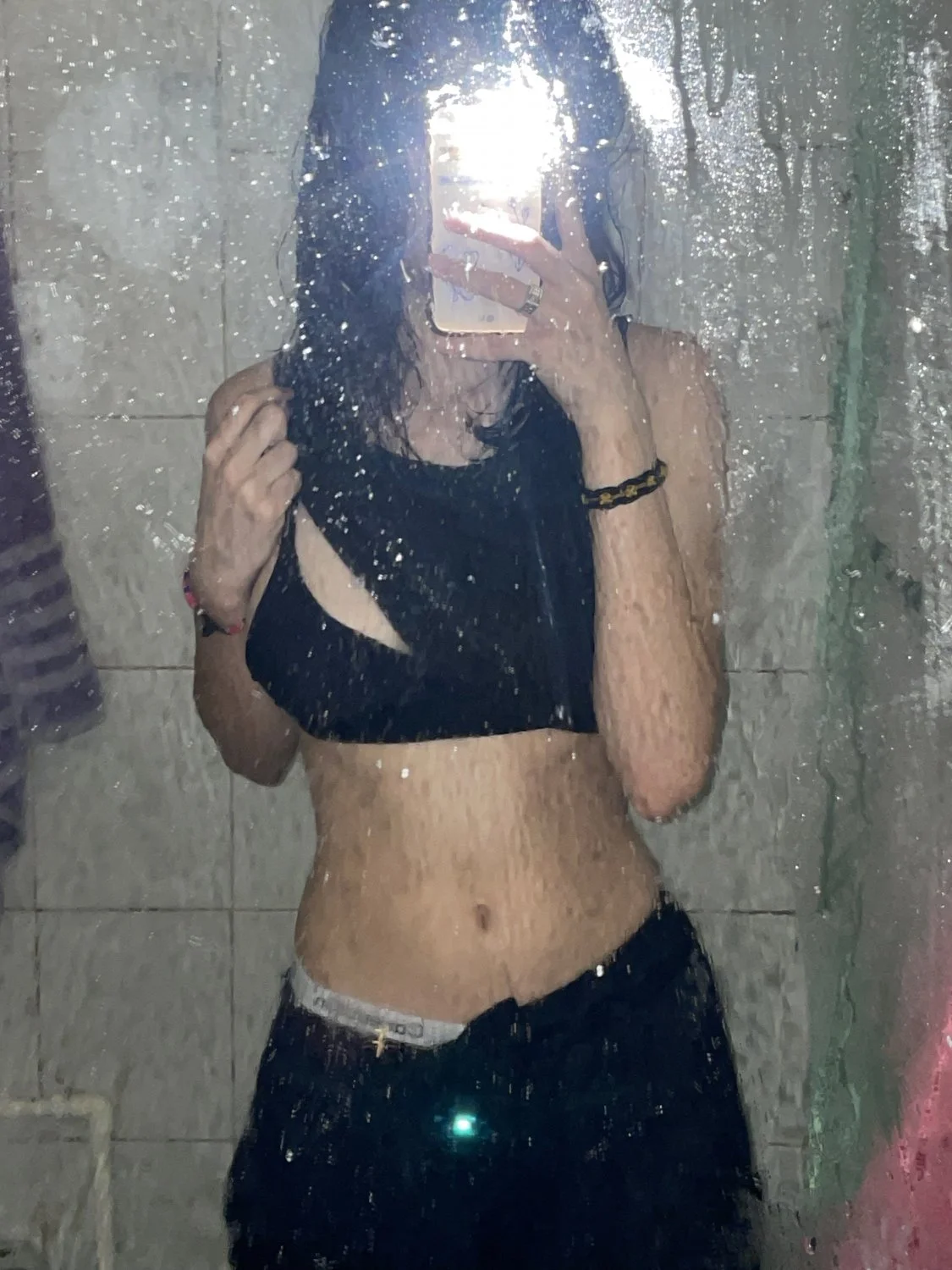 Exponiendo deliciosa pendeja para tributarla toda image 8