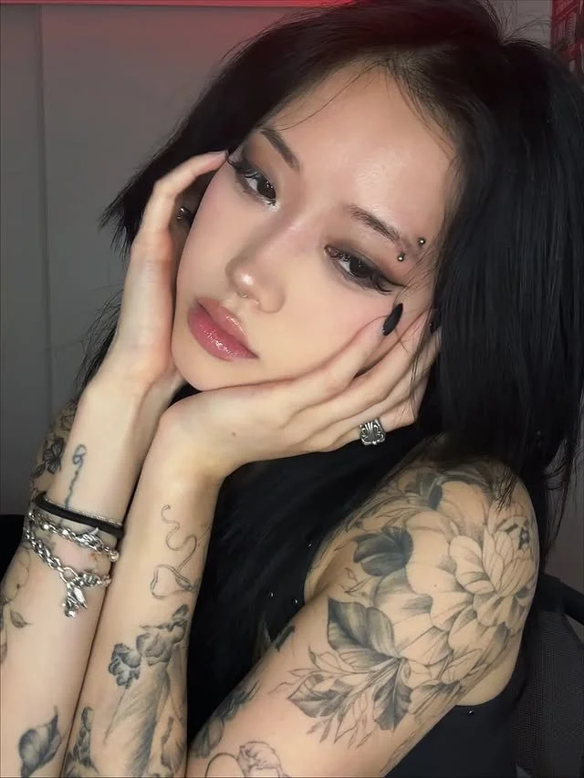 Tatted Asian Slut Kimmi Plays With Her Pussy image 5