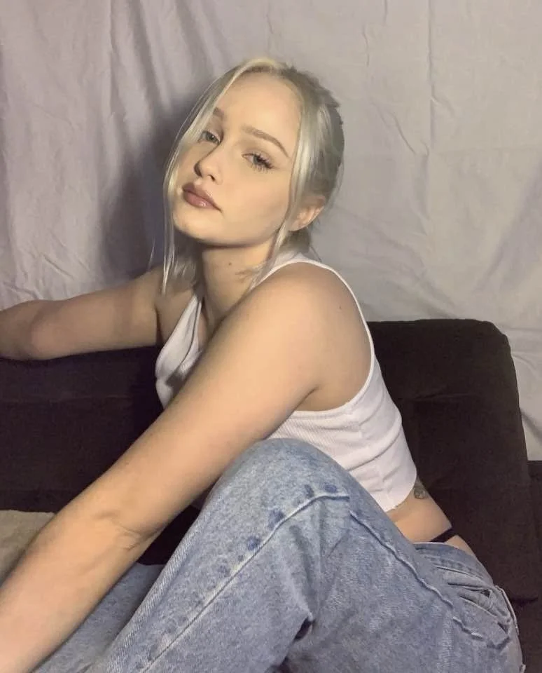 Webslut-Bimbo Sextoy-Lost image 15