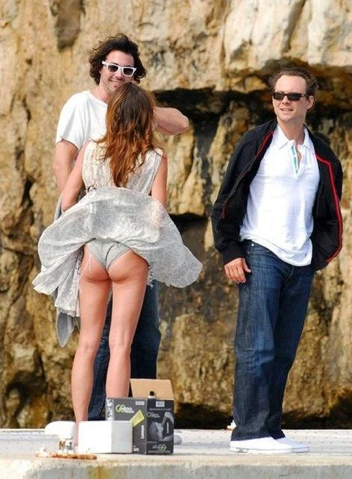Upskirt 8 image 2