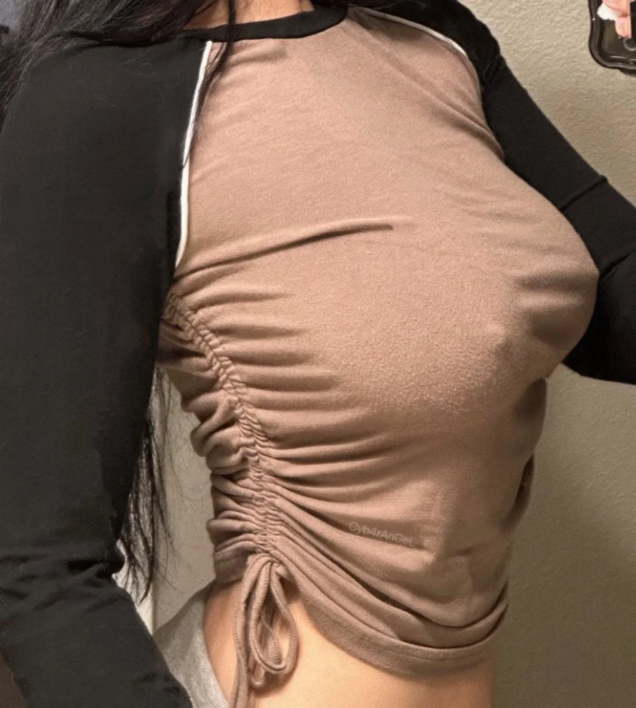 PAAG shows off her thicc ass and big naturals image 23