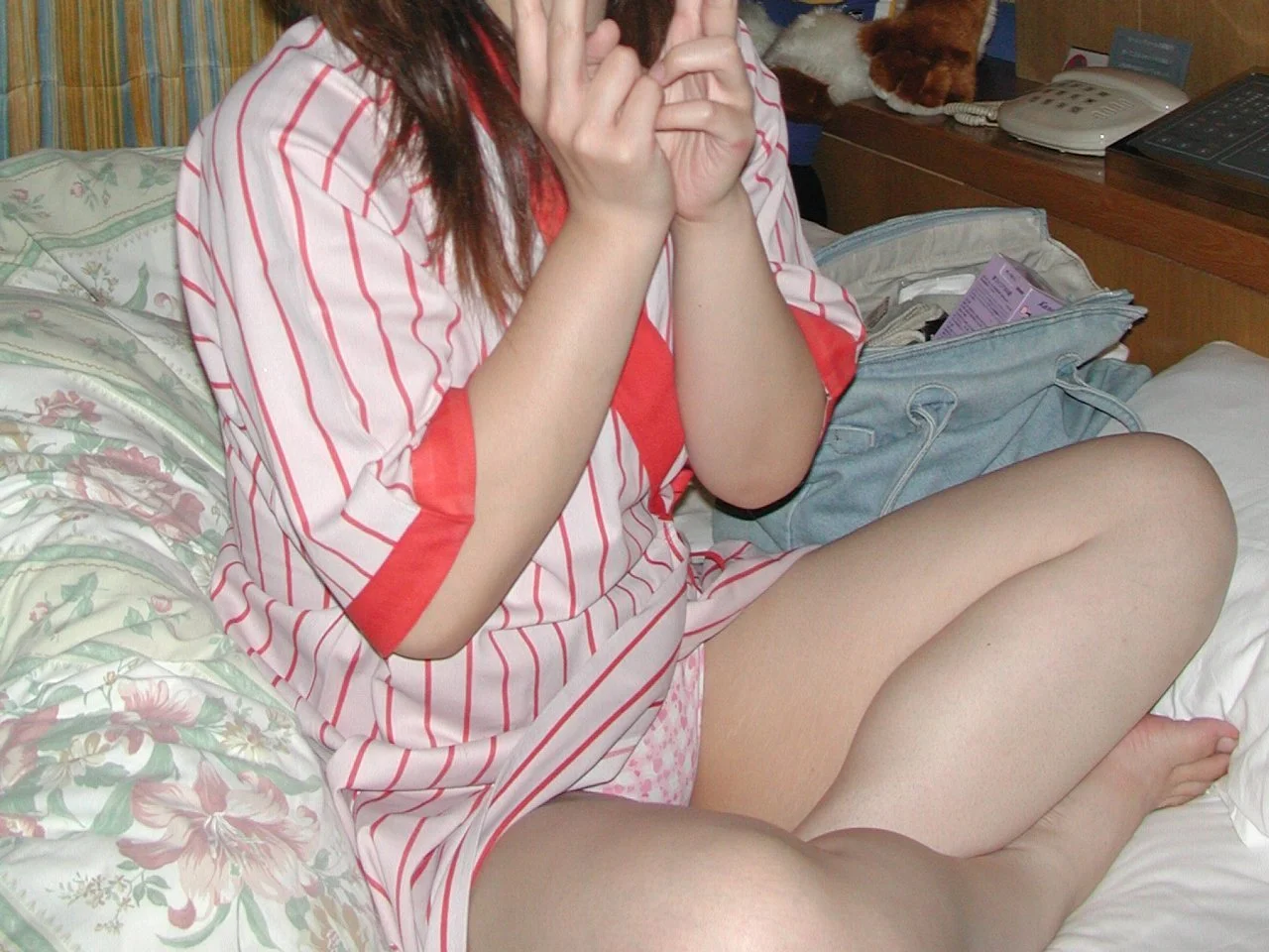 Japanese girl Aki image 5