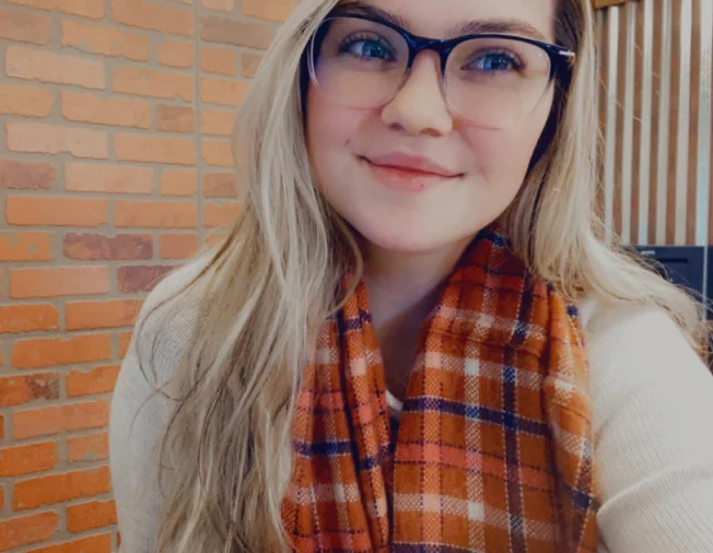 Lil cum hungry slut Morgan image 3