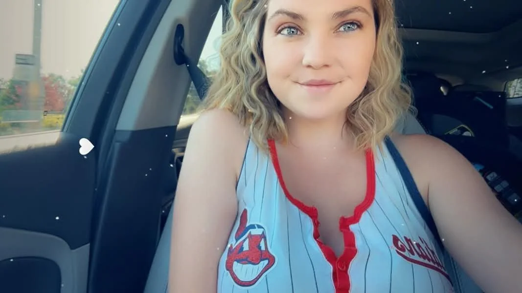Lil cum hungry slut Morgan image 4