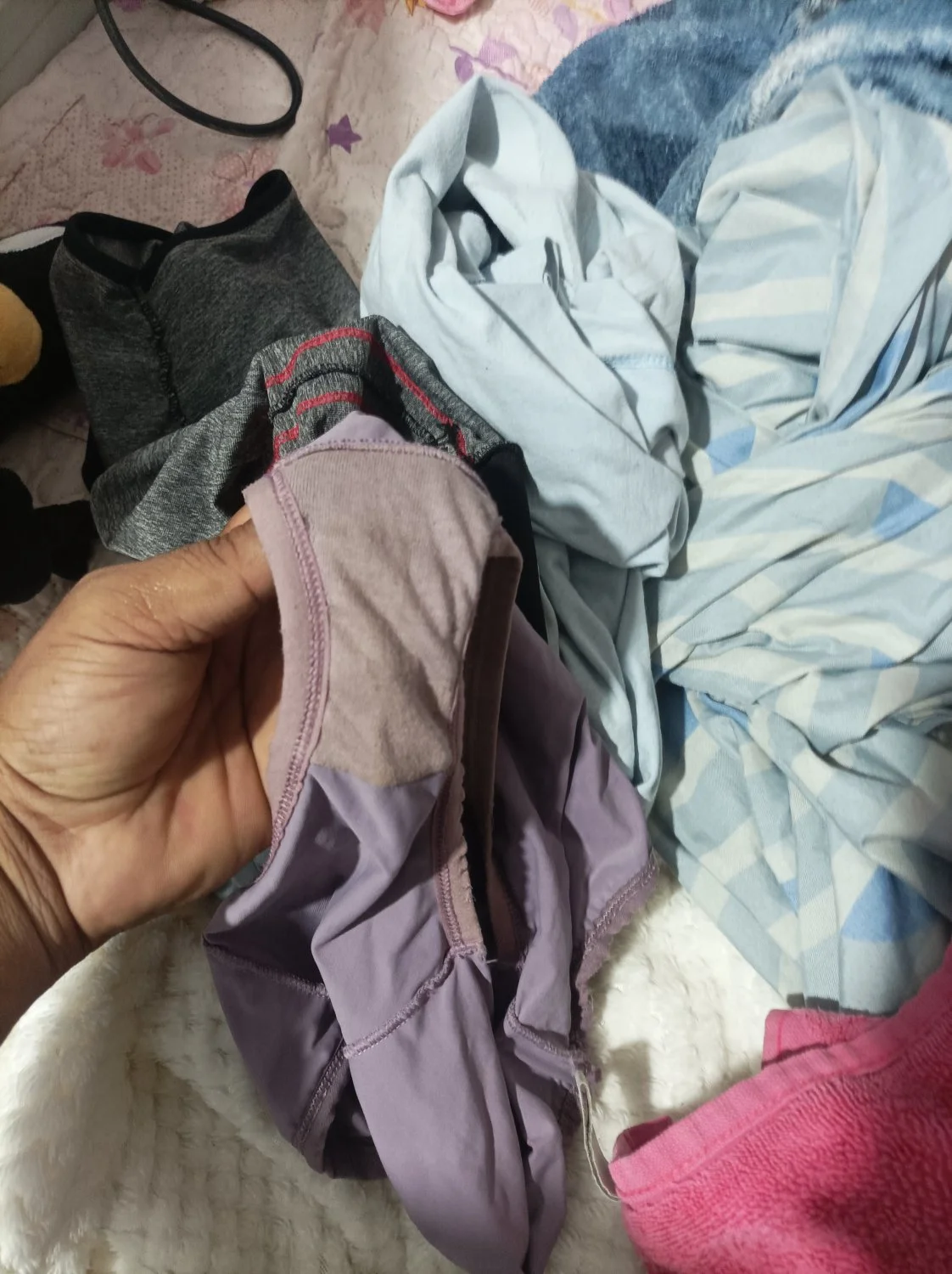 Putinha Enteada do BUCETAO 🤎pedi pra ela deixa a calcinha usada pra eu cheirar esse BUCETAO delicia image 2