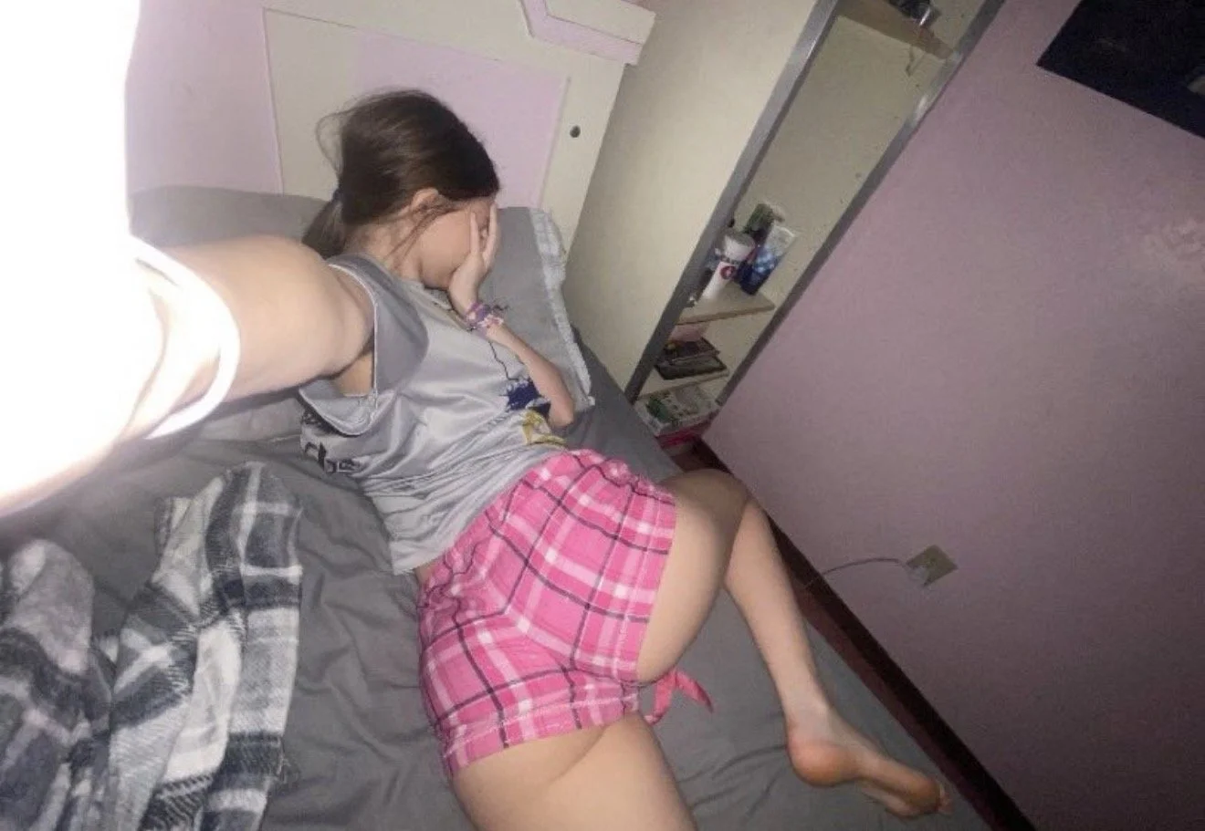 Amateur girlfriend submitted image 13