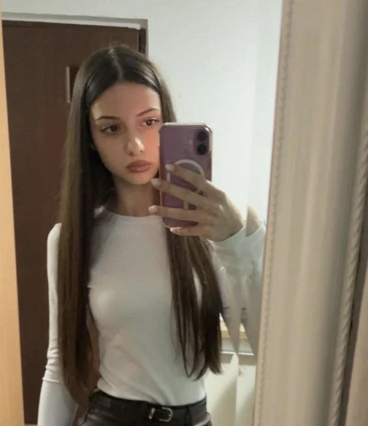 Amateur girlfriend submitted image 9