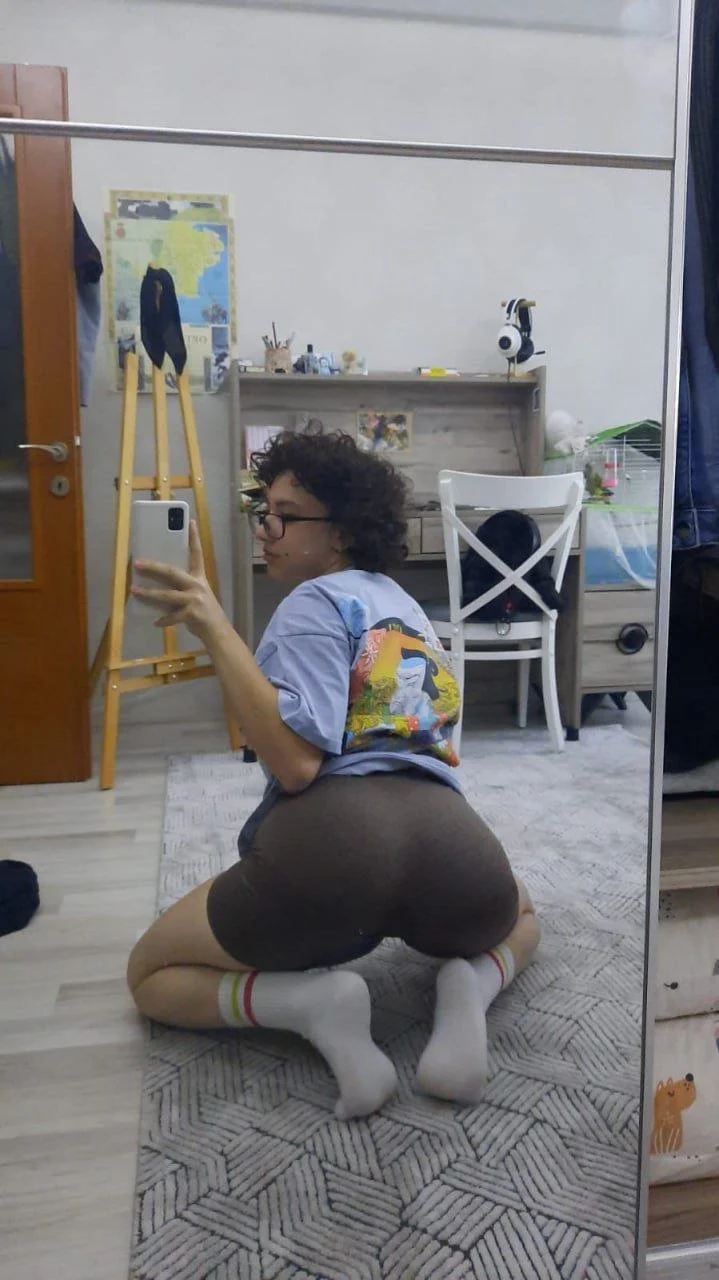 Novinha sapatona peituda image 3