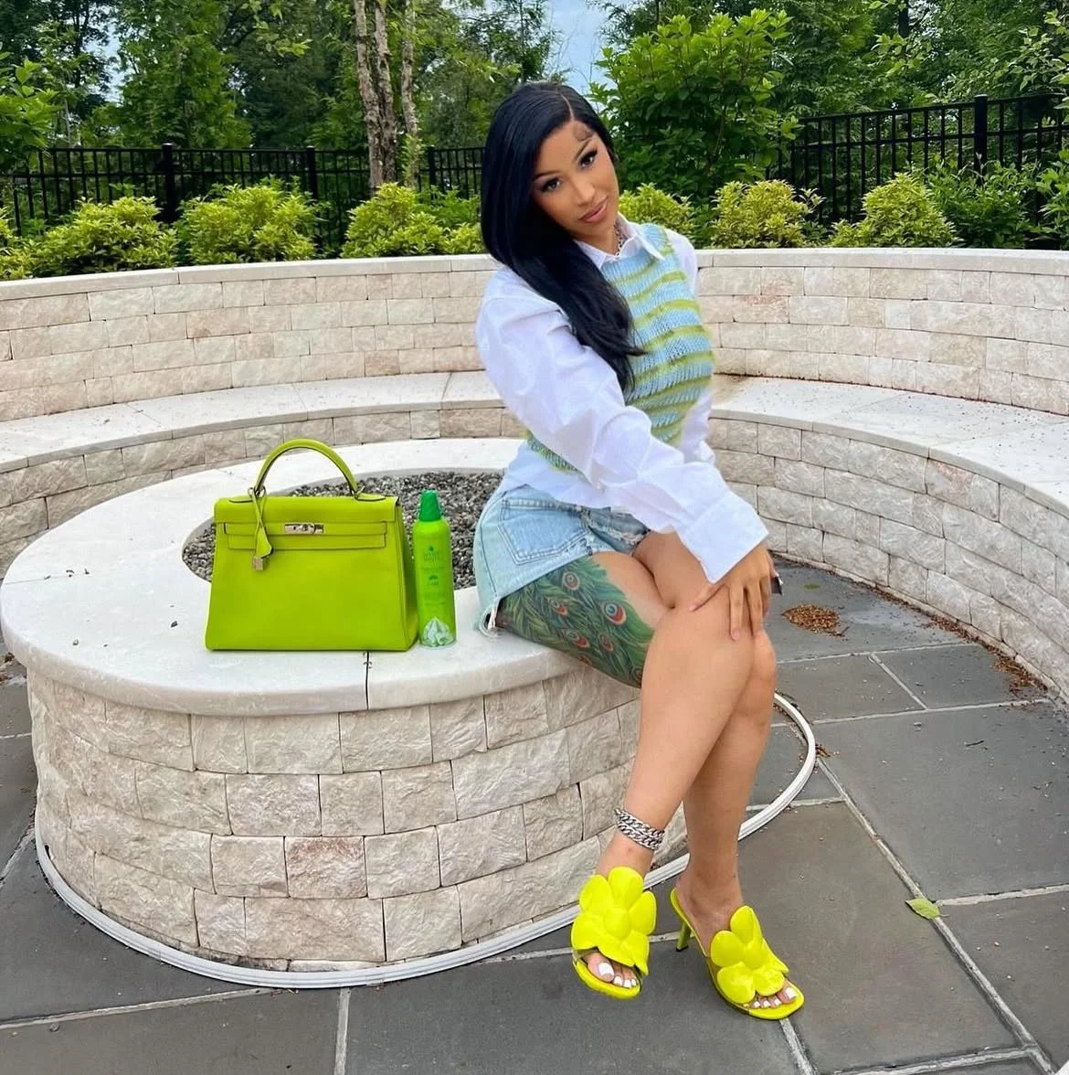 Cardi b, Camila Arjun, and sum getto bitchs image 3