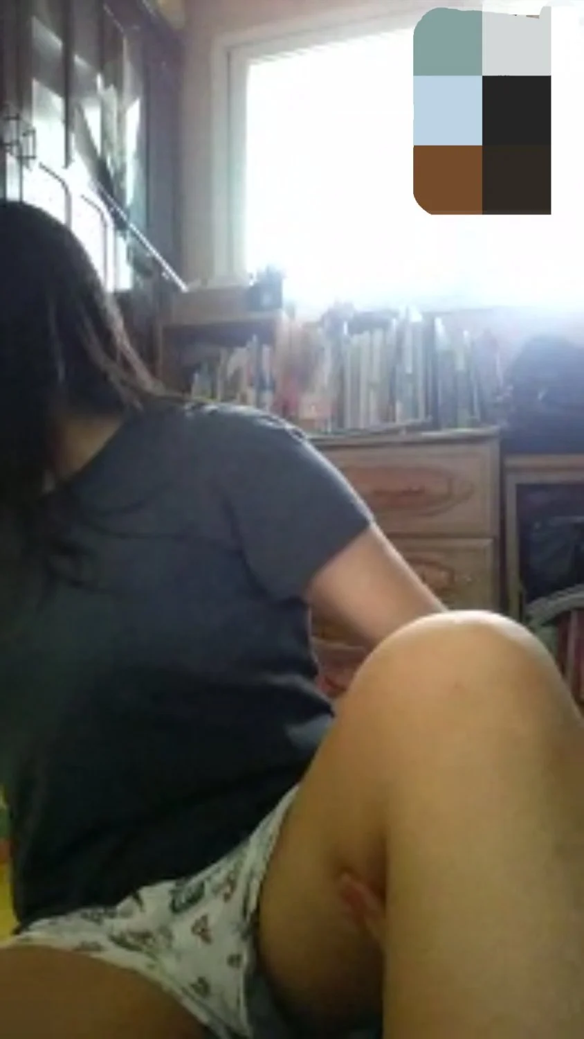 Korean slut ex video call image 8