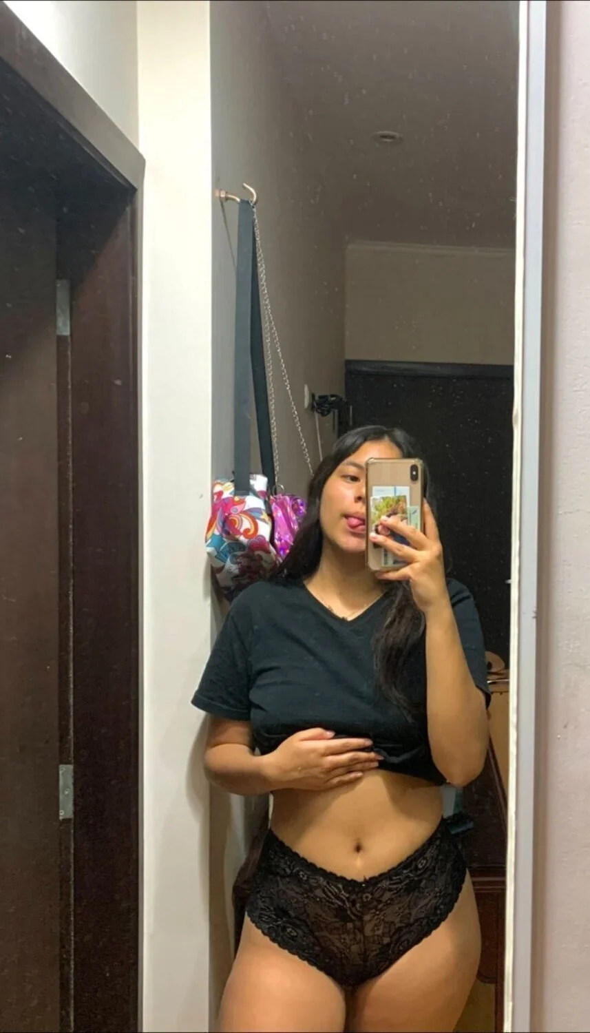 Novia Culona le encanta enseñar el orto image 19