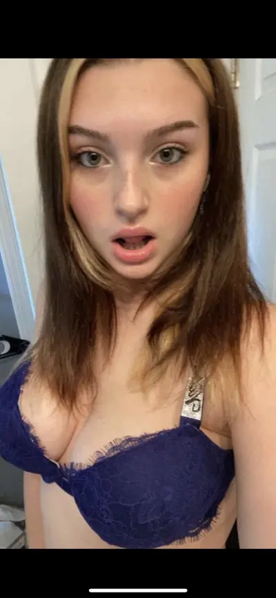 Teen gf sent in. Keep doing your gfs and ex’s. cover image