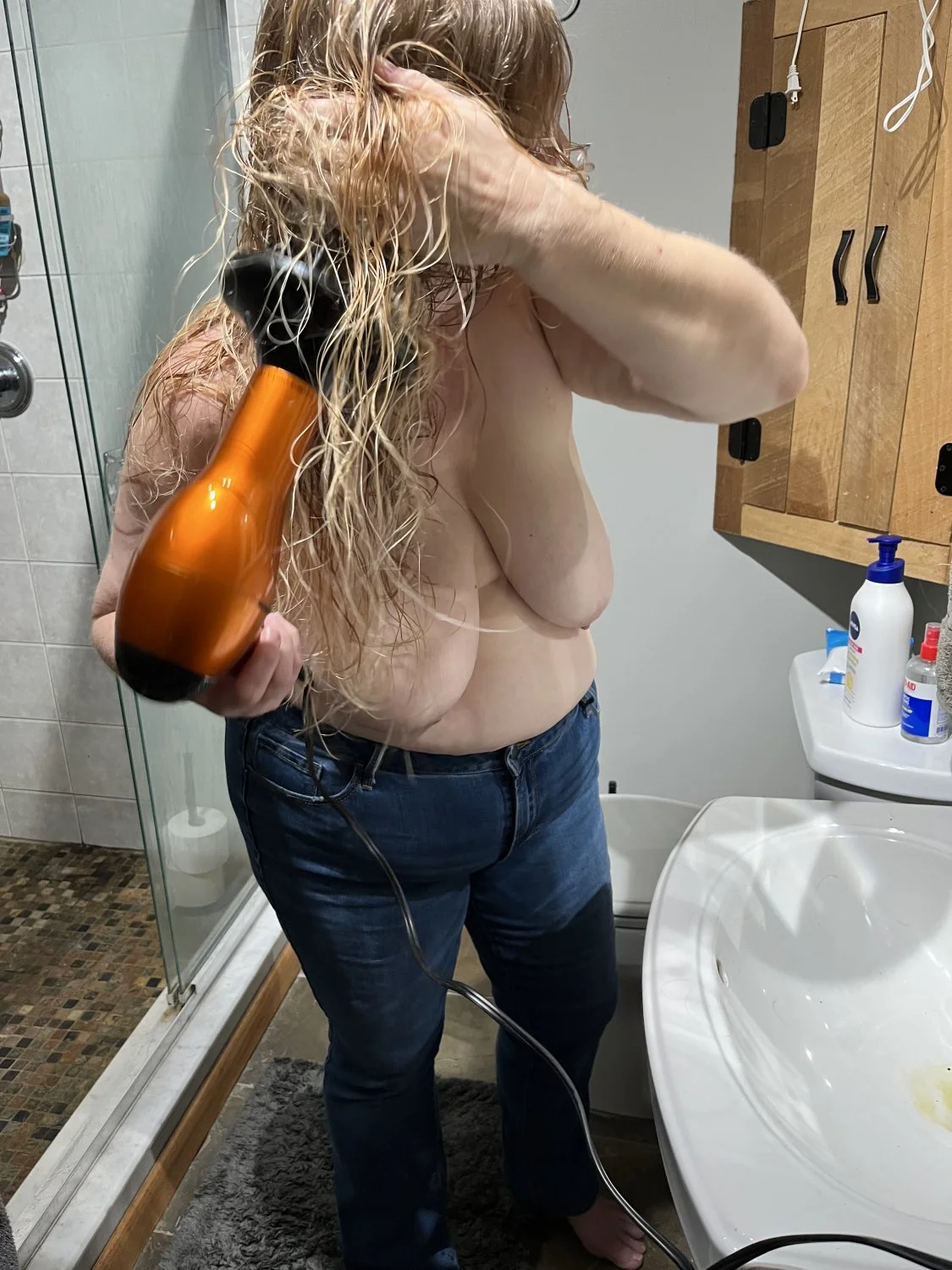 Long Hanging Tits With Nipples Pointing Down image 7
