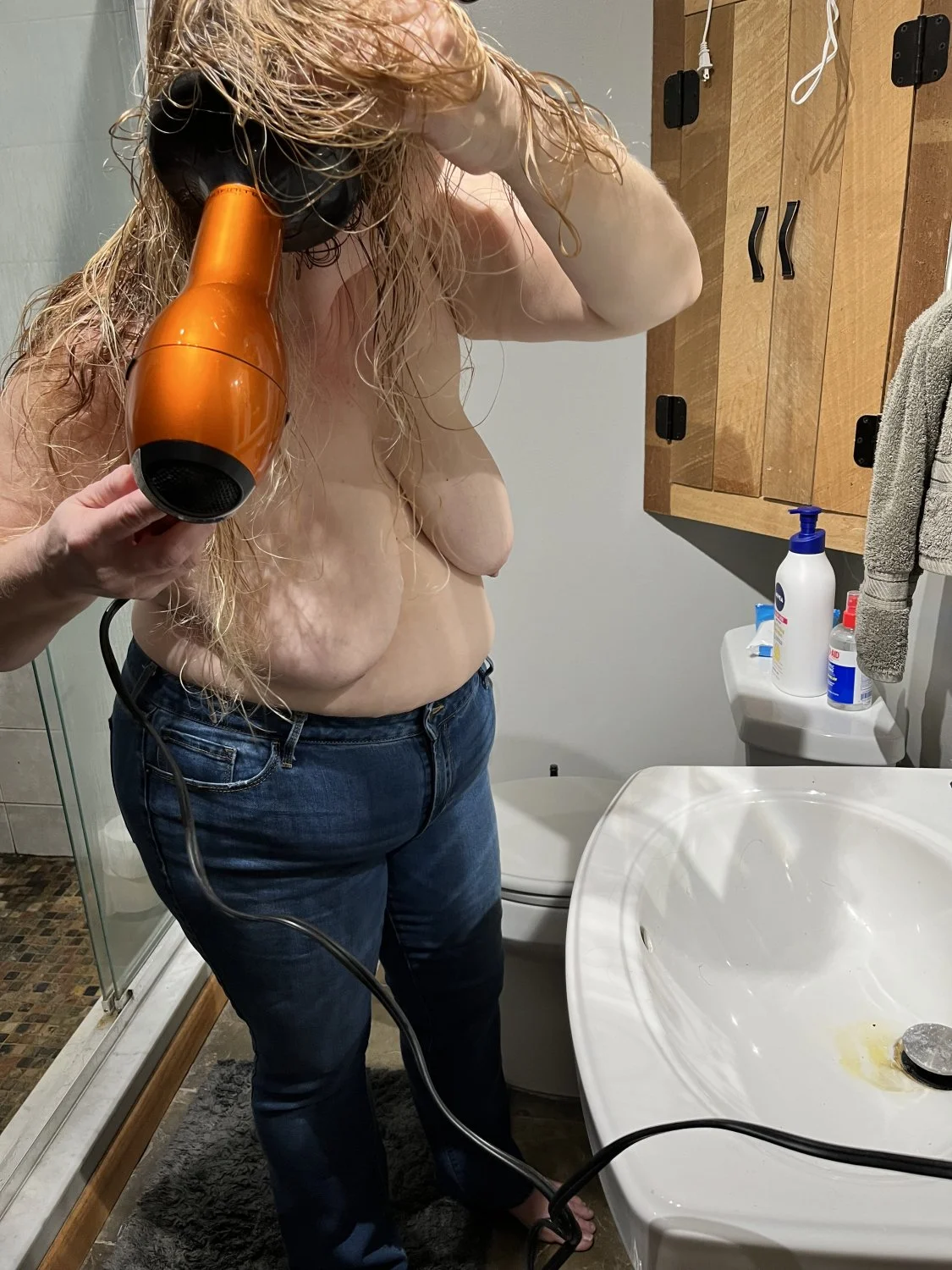 Long Hanging Tits With Nipples Pointing Down image 8