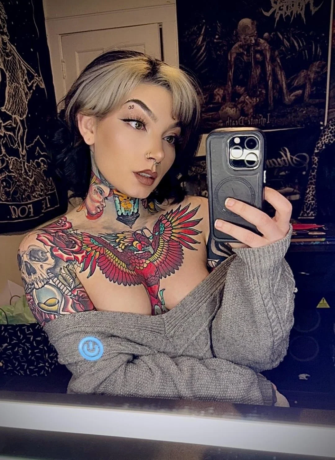 Insanely hot tattoo alt girl image 4