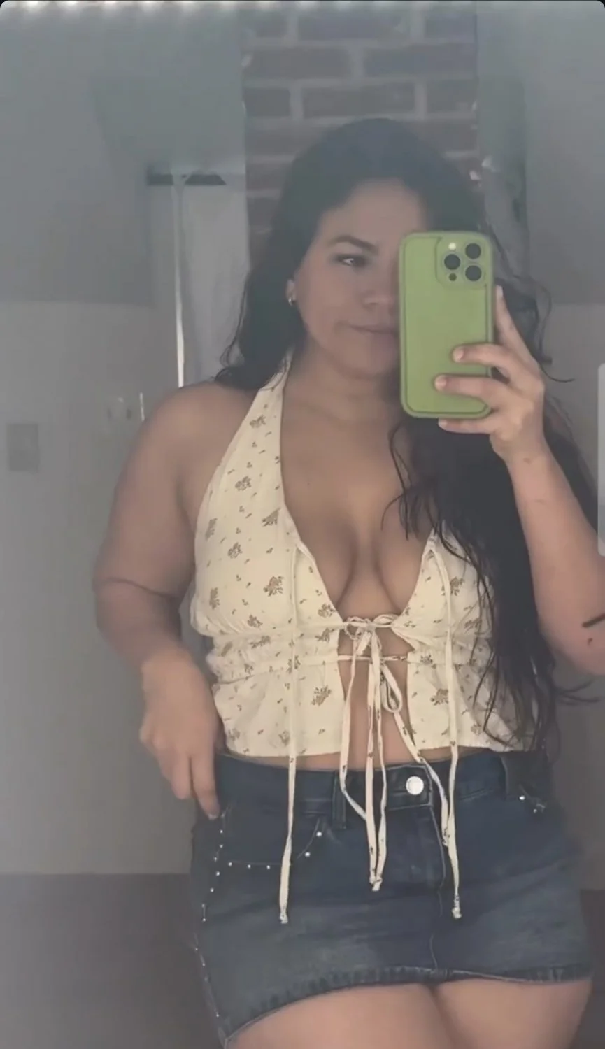 Fat pussy Bolivian 🇧🇴 Milf from CT (currently working on getting more material from her) main image