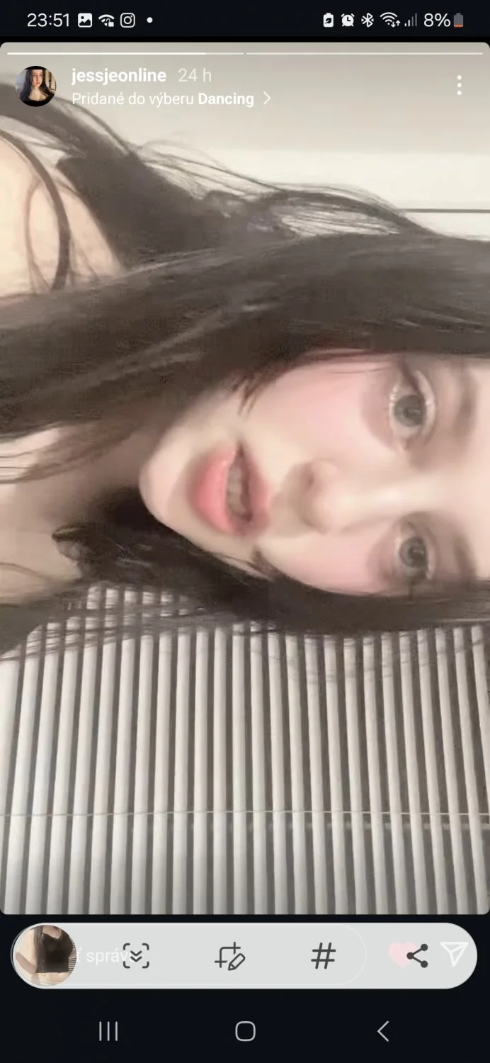Thicc 18 year old czech girl jess image 4