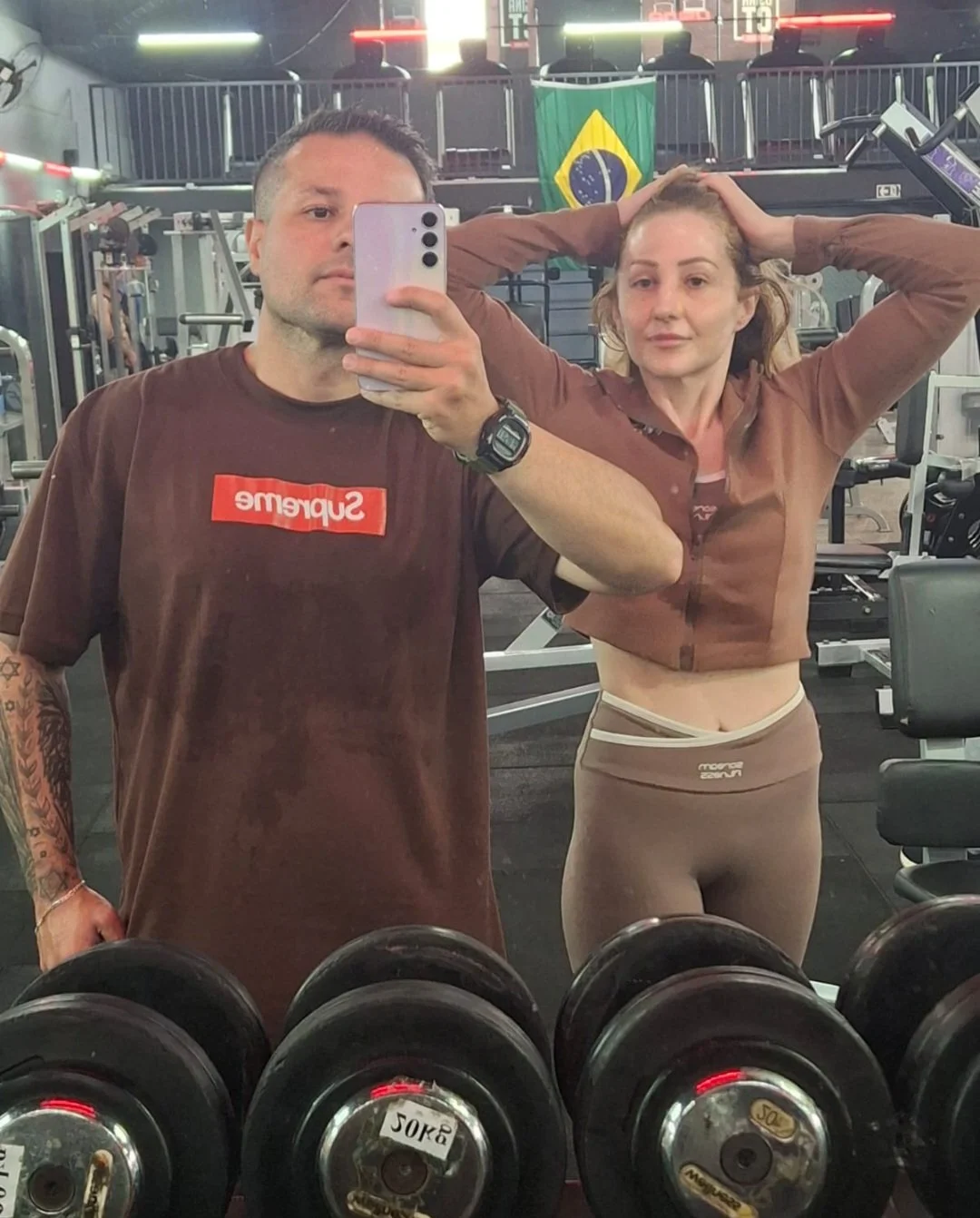 Quem conhece minha esposa e eu? 🫣 image 2