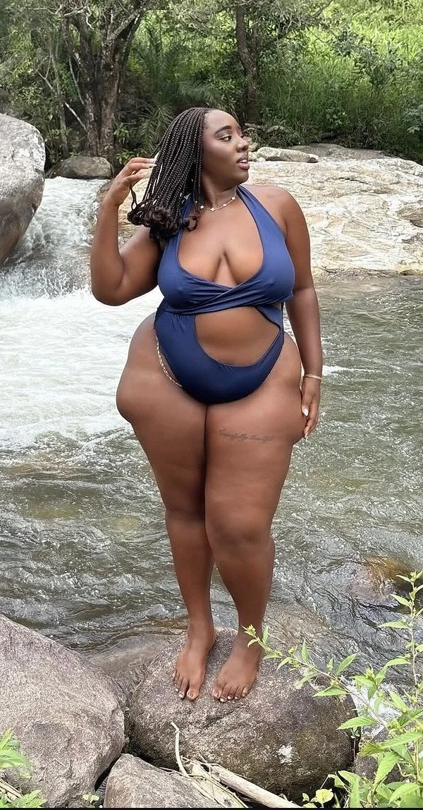 Goon Bbw ass sitting heavy image 3