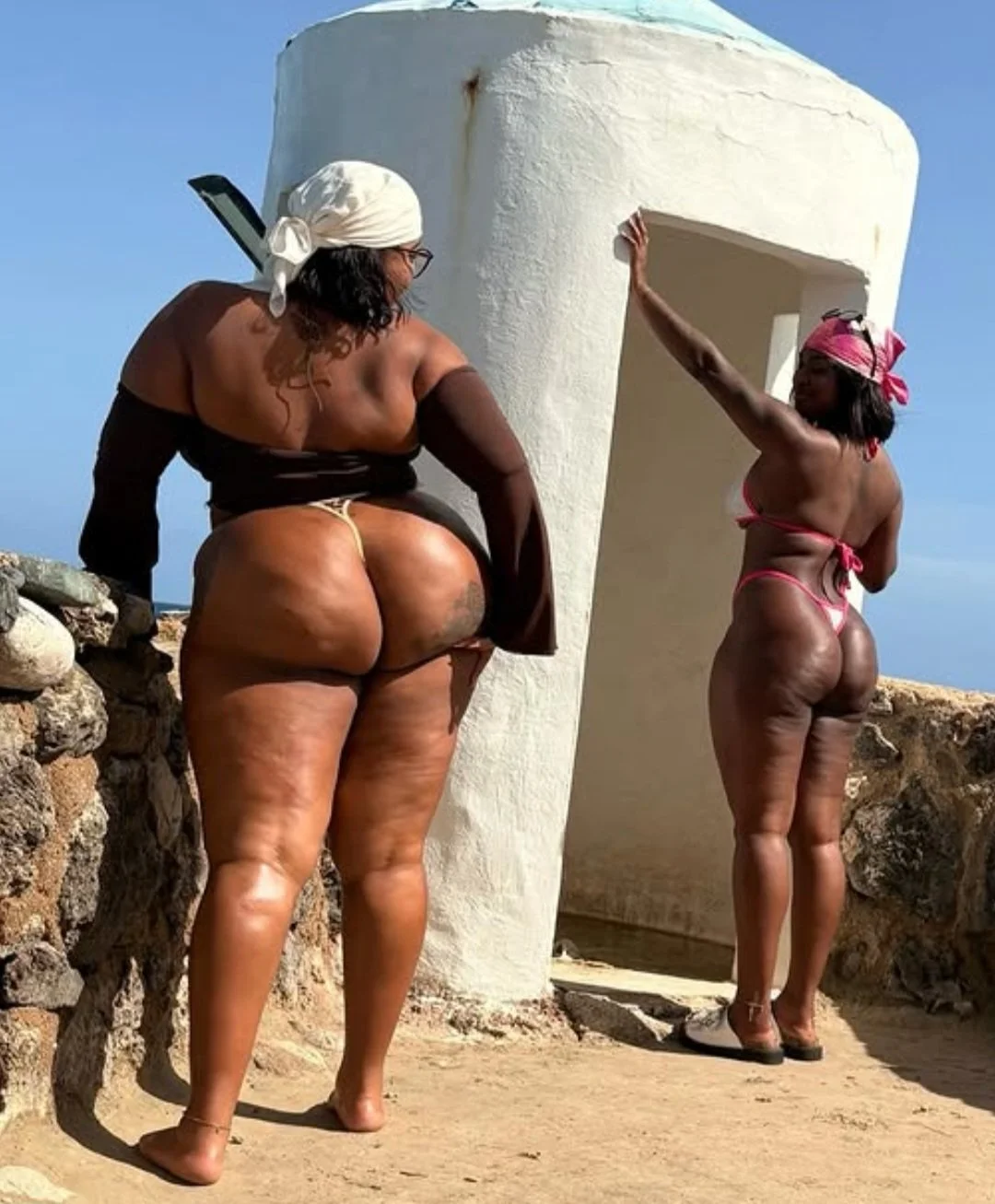 Thick heave Dominican image 5