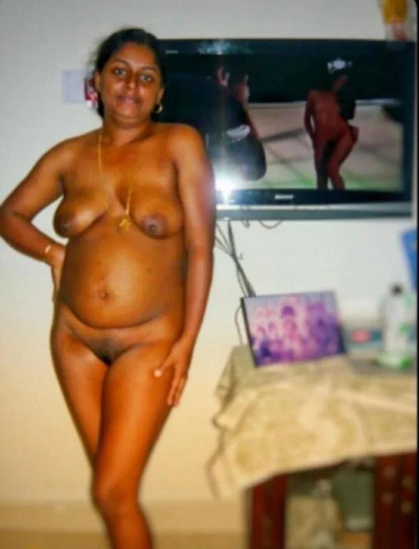 Whore Soina image 14