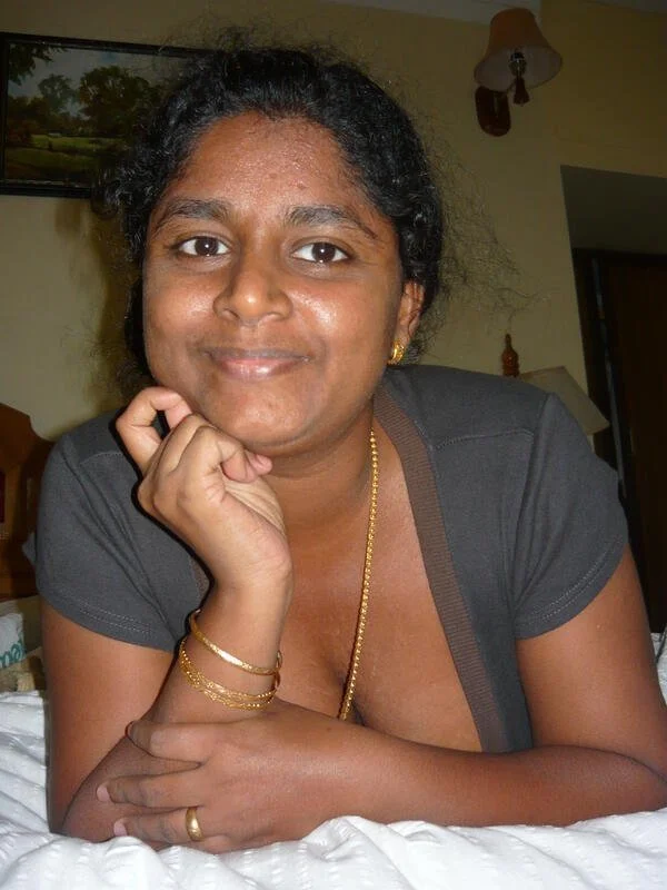 Whore Soina image 22