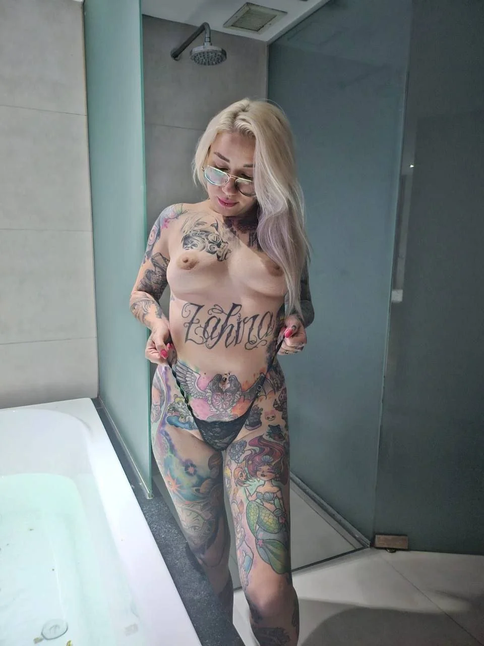 La Tana de Gran Hermano desnuda para vos image 17