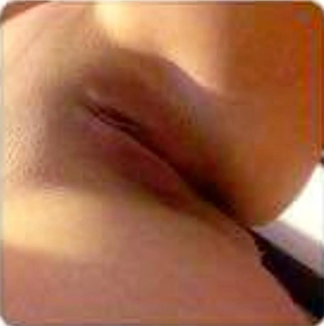 Puta tetona expuesta image 2