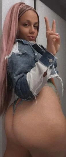Light skin slut with an ass image 5