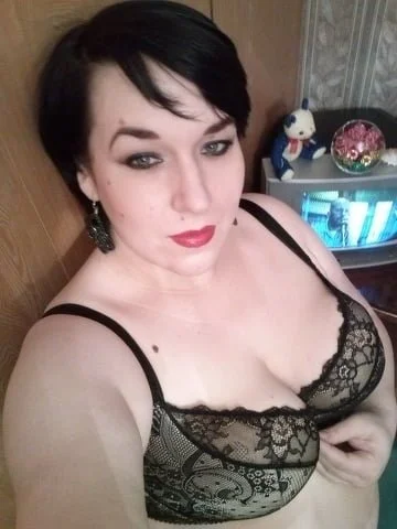 A Mature, Randy, Chubby Woman..!! (p2) image 2