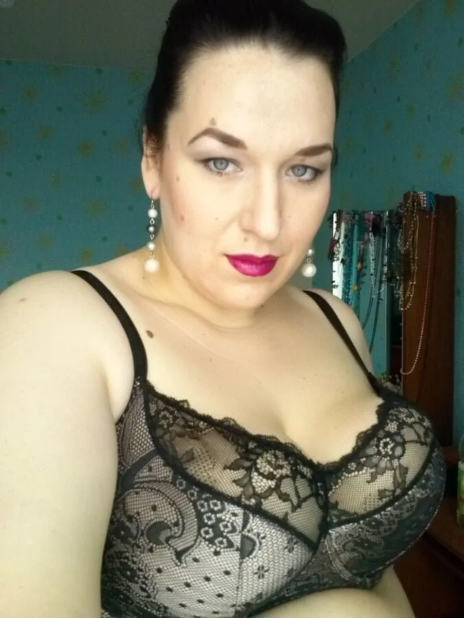 A Mature, Randy, Chubby Woman..!! (p2) image 6