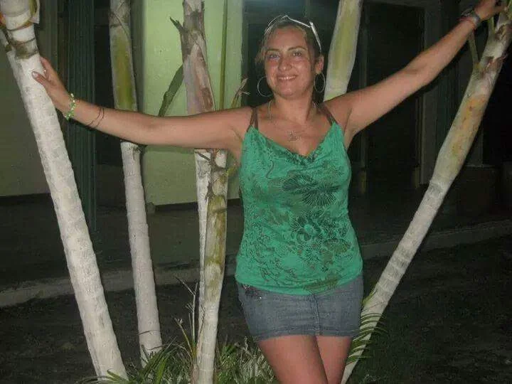 Puta madura colombiana image 4
