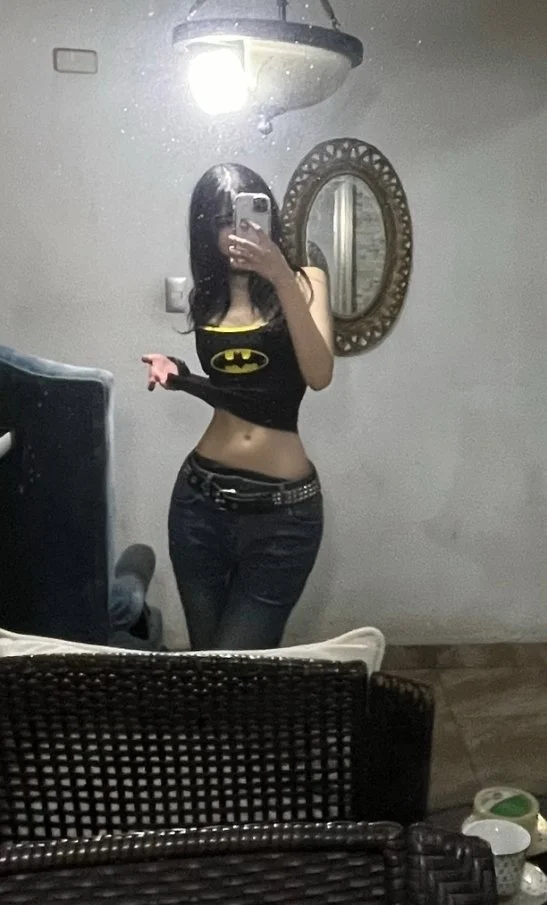 Flaquita hermosa merece ser exhibida y tratada como una puta de internet main image
