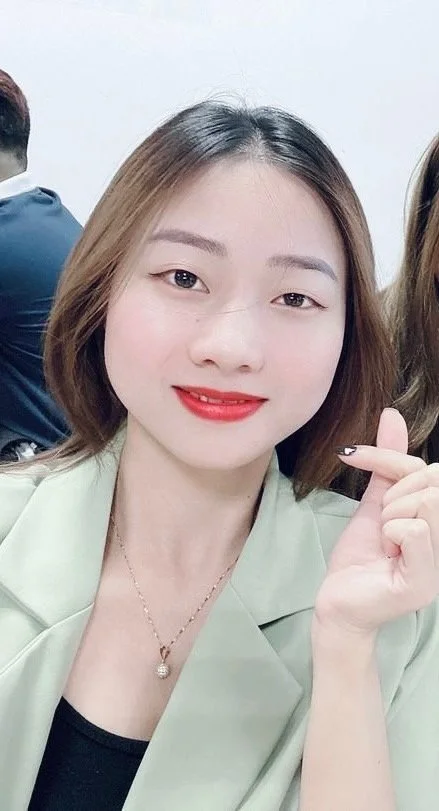 Sục cu với quần lót và giày em Hoàng Liễu Ban điều hành. image 3