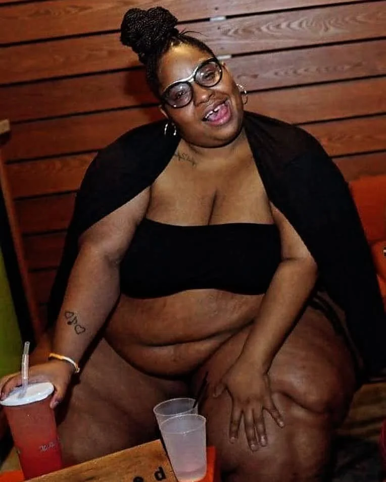 Ssbbw ebony auntie with a whole lotta hips and a whole lotta ass. I'm not pulling out 155 image 4