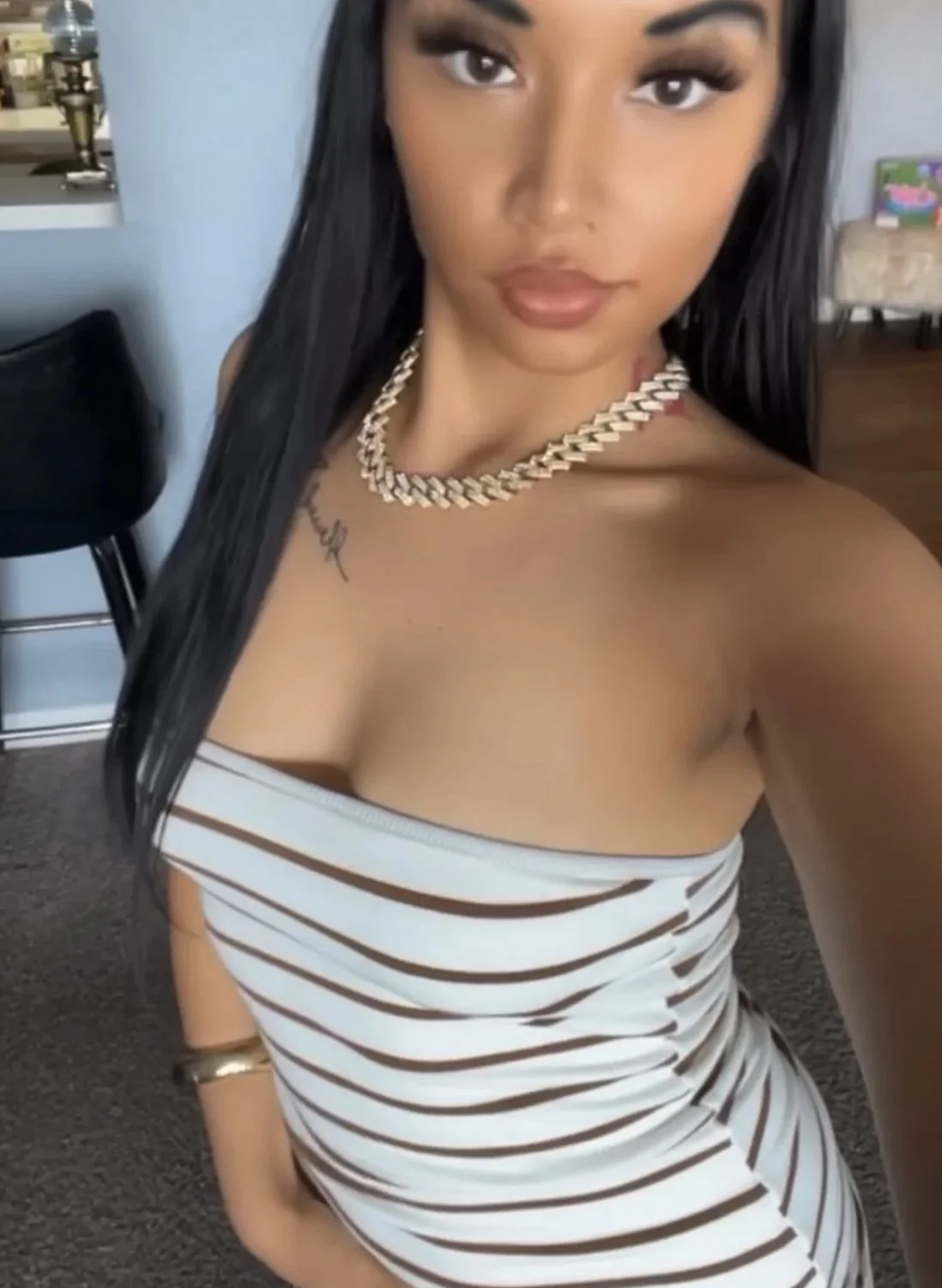 This slut likes to get breeded image 5