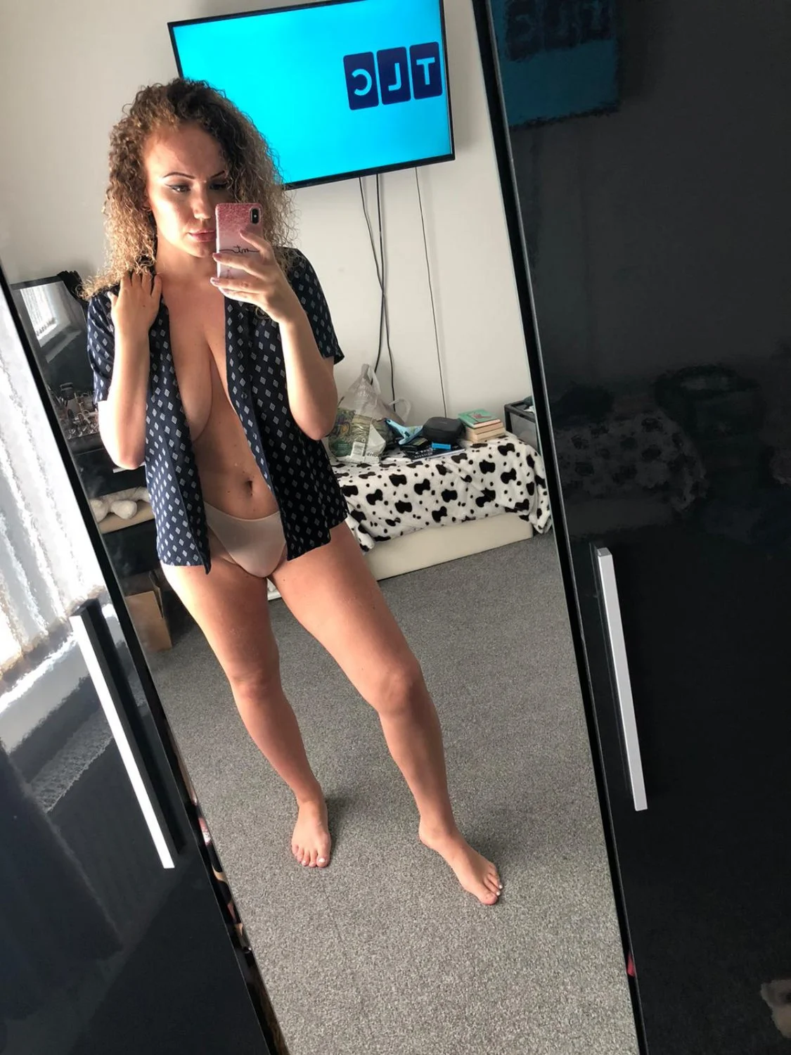 UK Slut Mel image 17