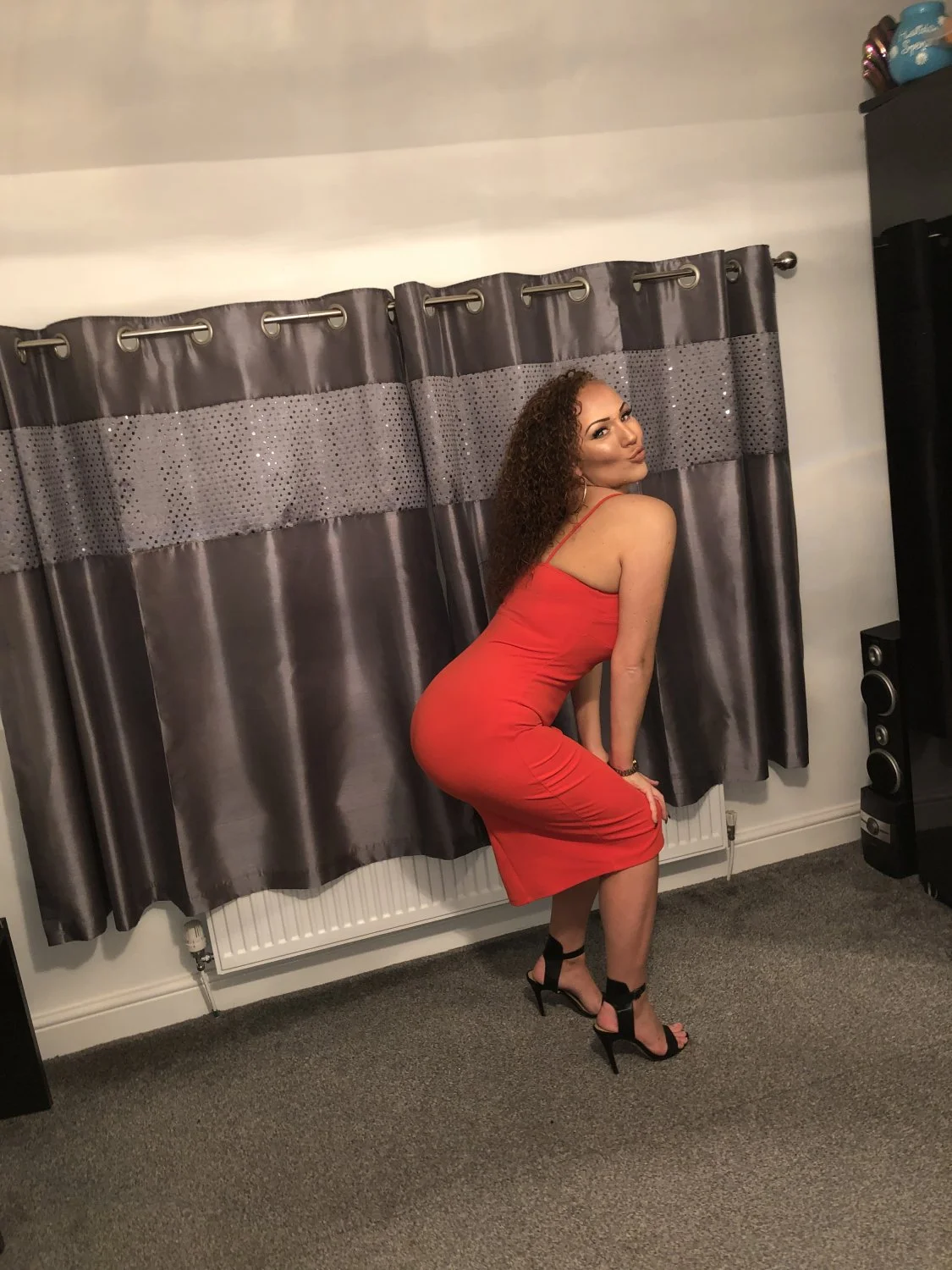 UK Slut Mel image 4