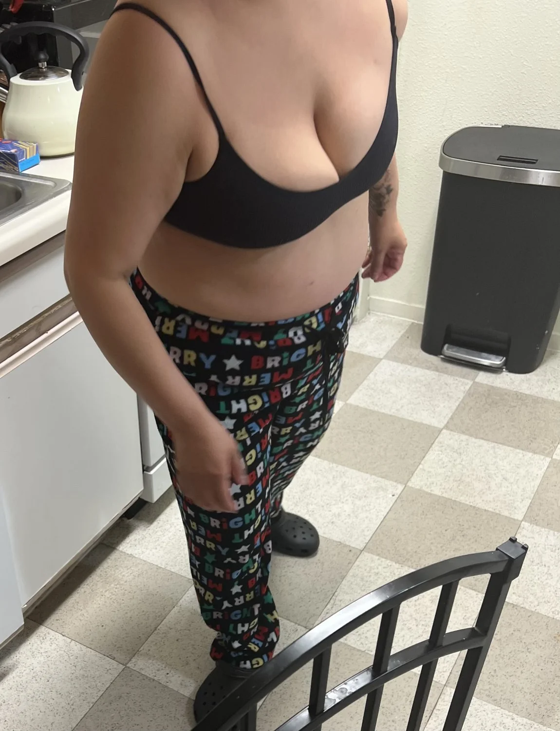 Creeping on my Latina sister 😈 image 12