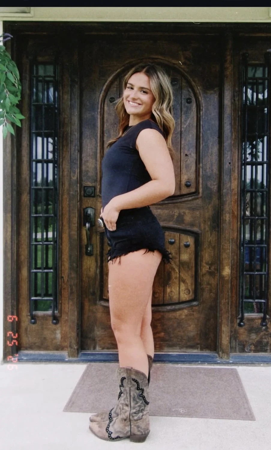 18 year old teen loves showing off main image