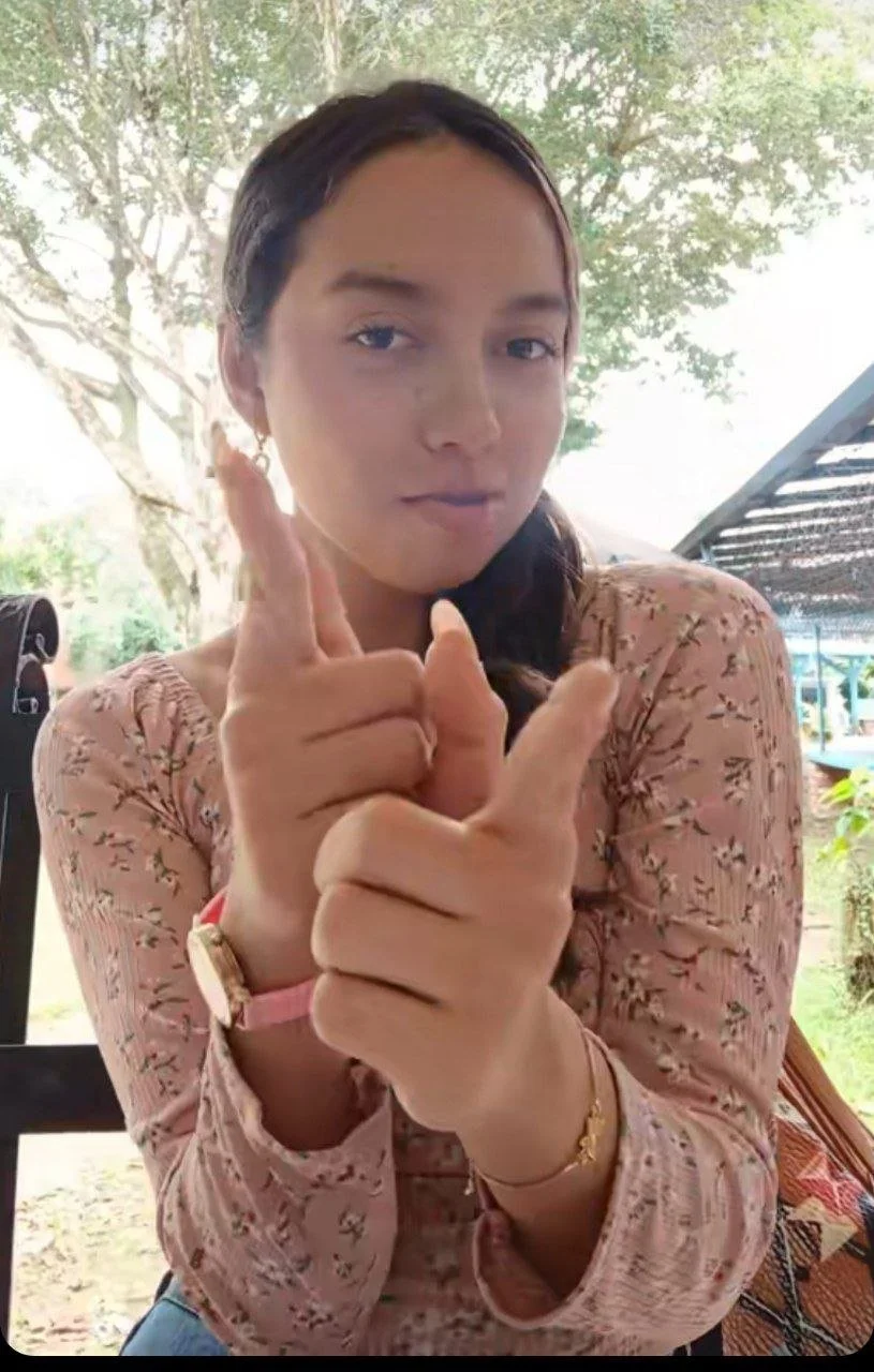 María, zorra exhibida por un amigo main image