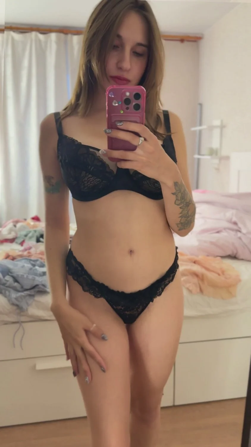 🔞 naked slut petite body fingering pussy nude tight pussy 😈🍑 OF main image