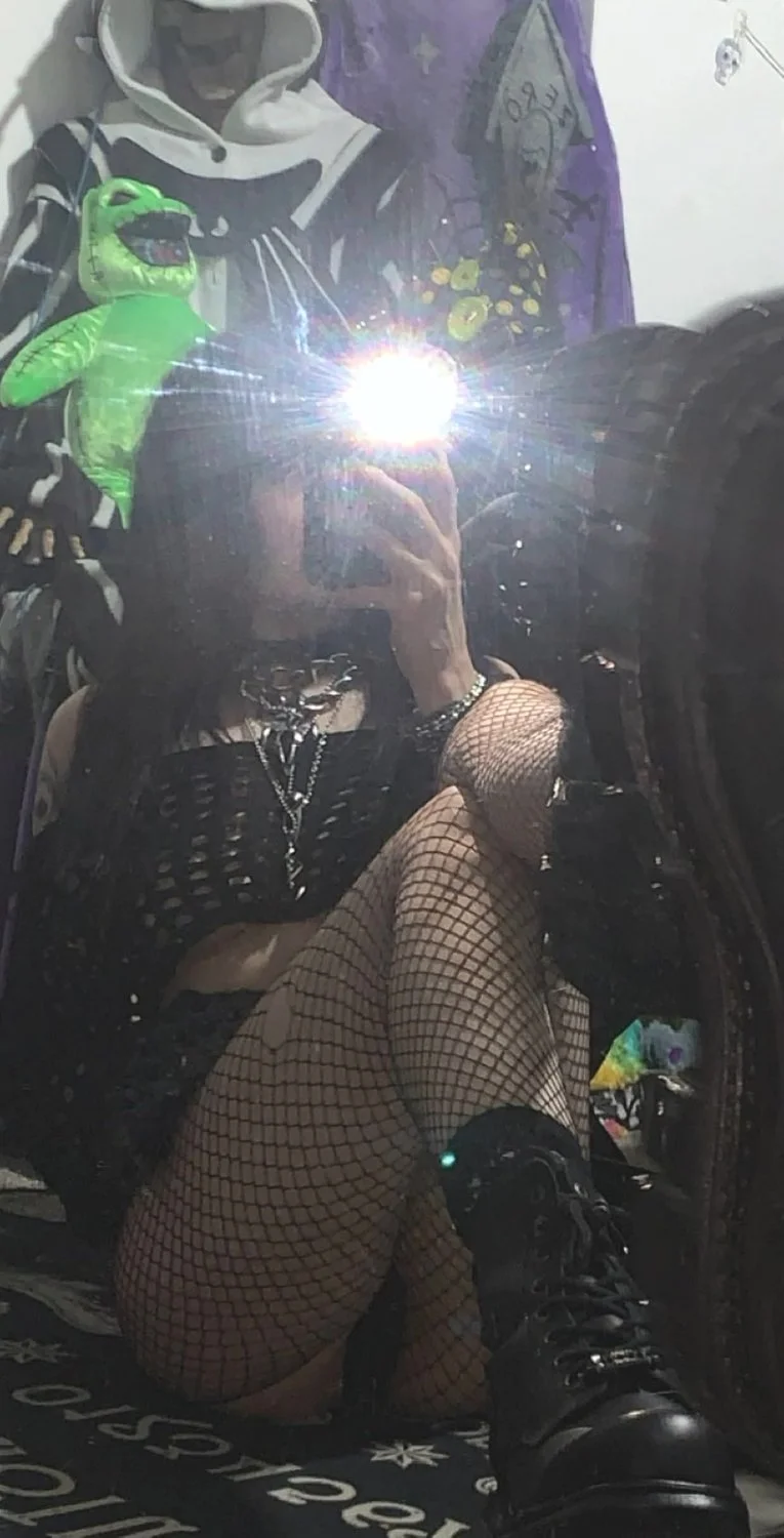 I need a man who believes “the messier, the better image 2