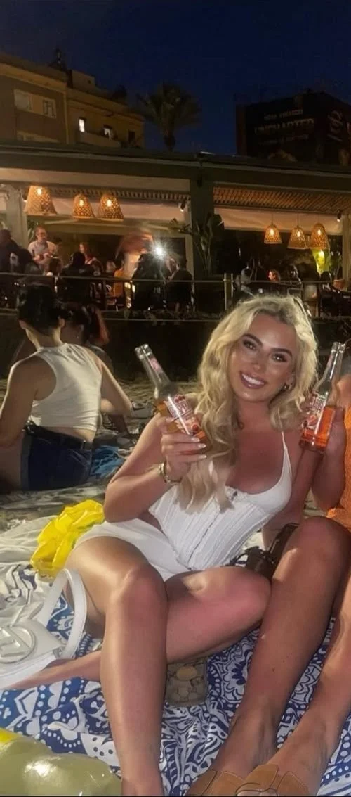 Kiera, scottish instagram bimbo image 20