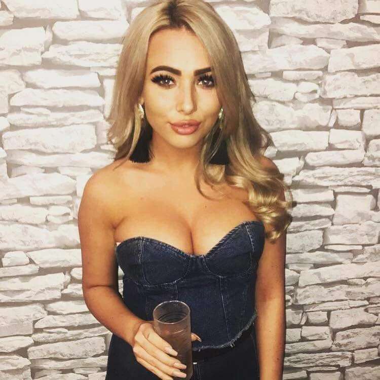 Kiera, scottish instagram bimbo image 25