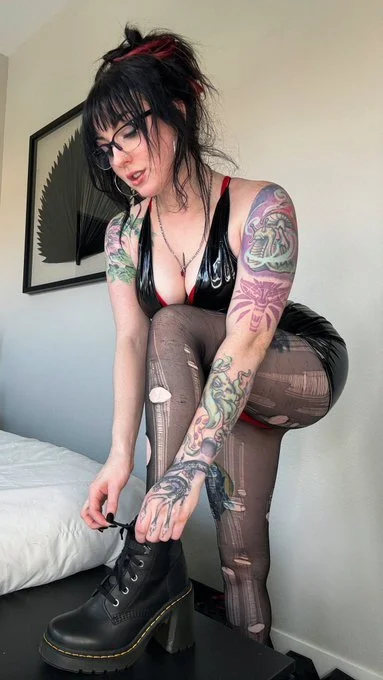 ✨LIZZI BLAKE✨ image 3